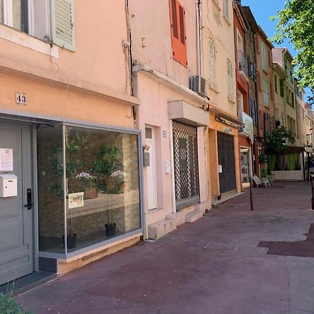 Ferienwohnung Formidable Studio Au Coeur Historique De Fréjus Exterior foto