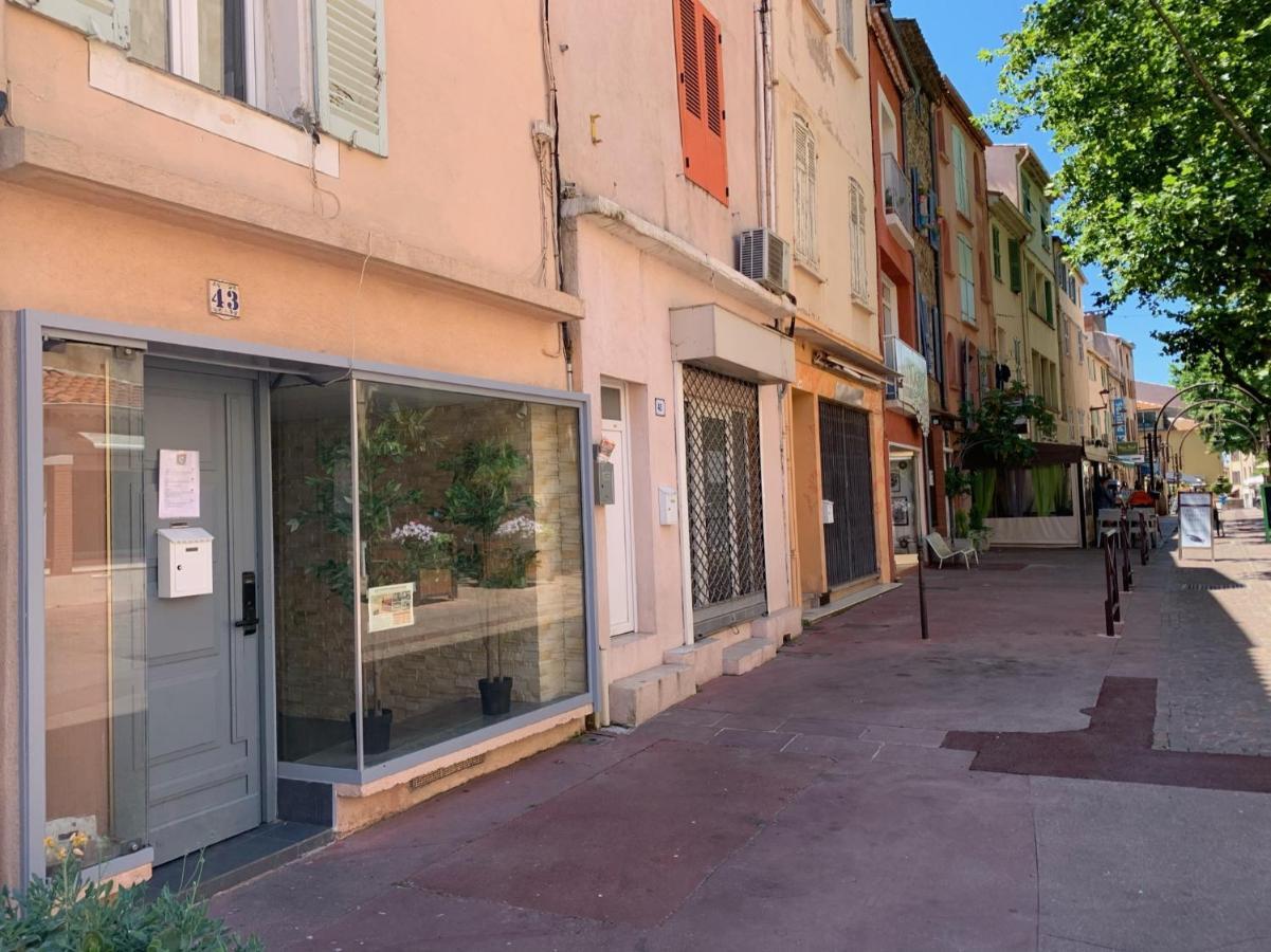 Ferienwohnung Formidable Studio Au Coeur Historique De Fréjus Exterior foto